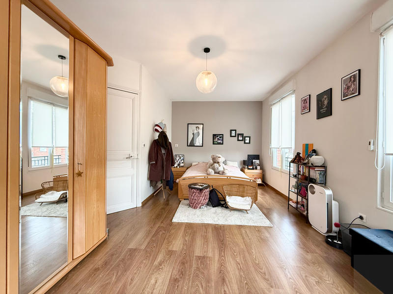 Maison - 227 m² - 7 pièces