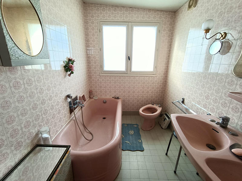 Maison - 207 m² - 7 pièces