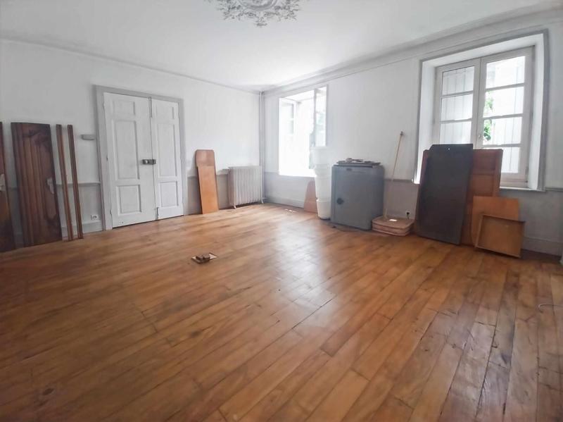 Maison - 320 m² - 10 pièces