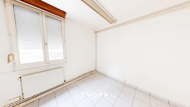 Local d'activités - 105 m² - 3 pièces