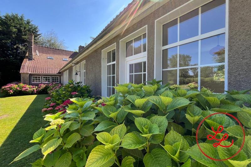 Propriété - 250 m² - 9 pièces