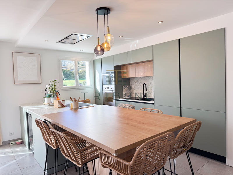 Maison - 145 m² - 6 pièces