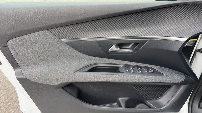 Peugeot 3008 1.5 BlueHDi 130 Eat8 Active