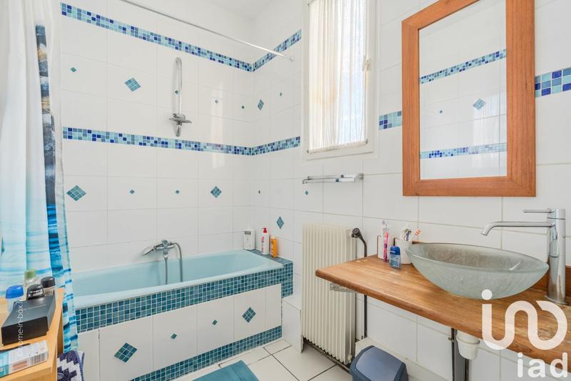 Maison - 200 m² - 8 pièces