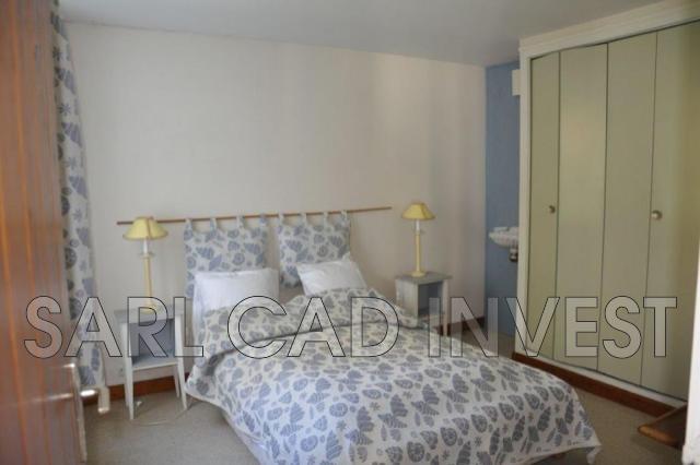 Maison - 180 m² - 8 pièces