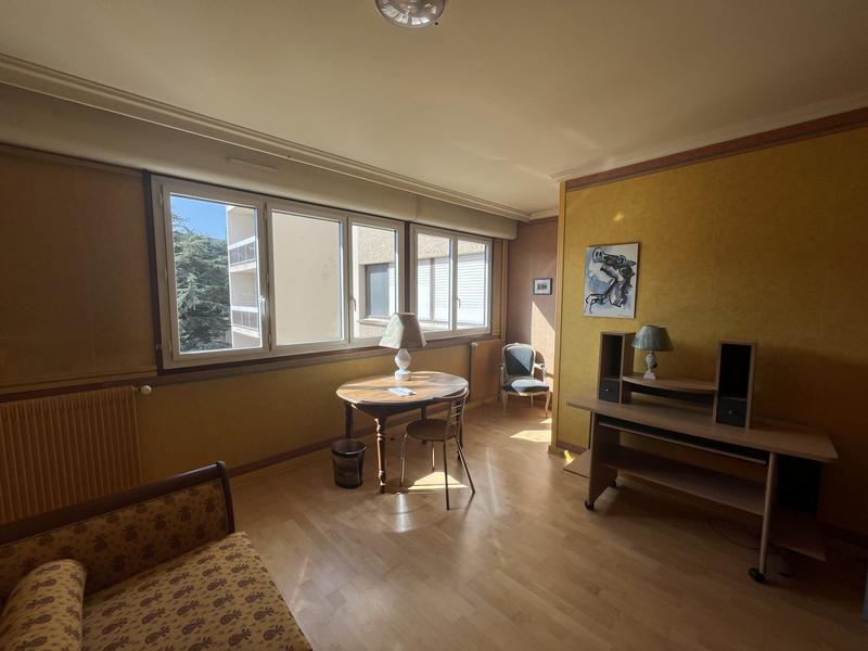 Appartement - 137 m² - 6 pièces