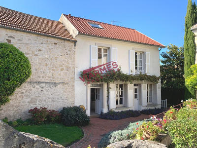 Maison - 180 m² - 6 pièces