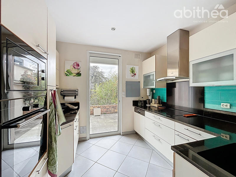 Maison - 128 m² - 9 pièces