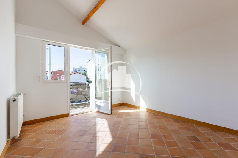 Maison - 250 m² - 6 pièces