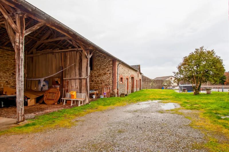 Propriété - 469 m² - 16 pièces