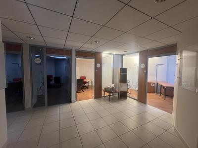 Local d'activités - 232 m²