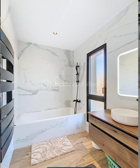 Maison - 95 m² - 4 pièces