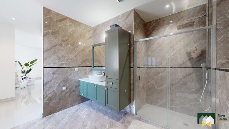 Villa - 315 m² - 8 pièces