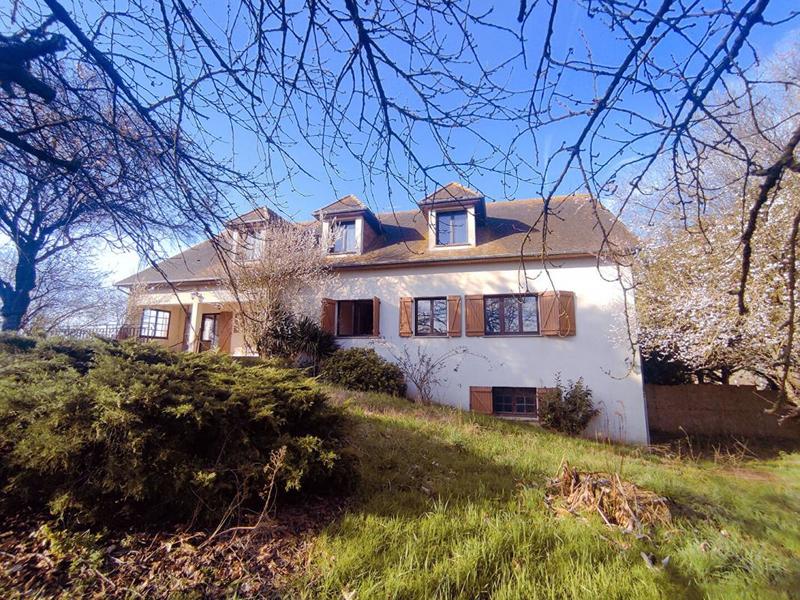 Maison - 190 m² - 8 pièces