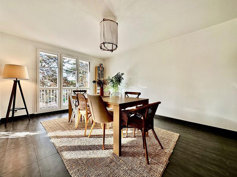 Appartement - 98 m² - 5 pièces