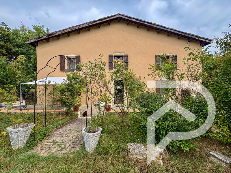 Maison - 140 m² - 5 pièces