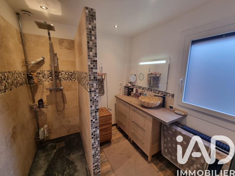 Maison - 94 m² - 5 pièces