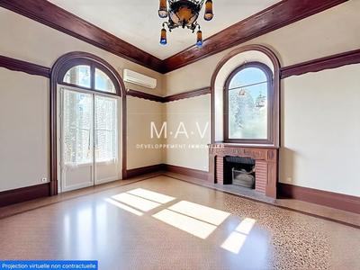 Appartement - 150 m² - 5 pièces