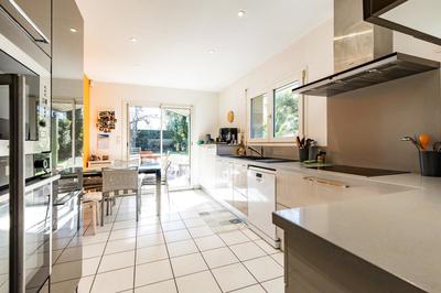 Maison - 161 m² - 6 pièces