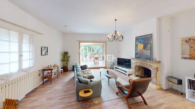 Maison - 340 m² - 8 pièces