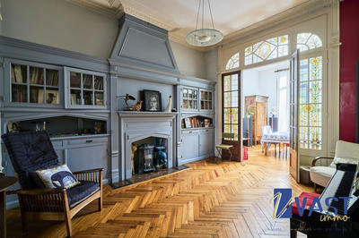 Maison ancienne - 250 m² - 8 pièces