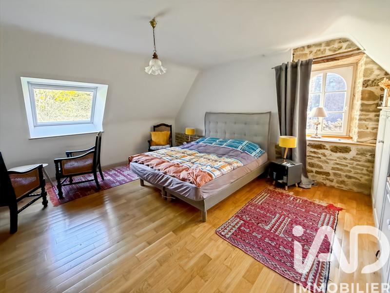 Maison - 320 m² - 12 pièces