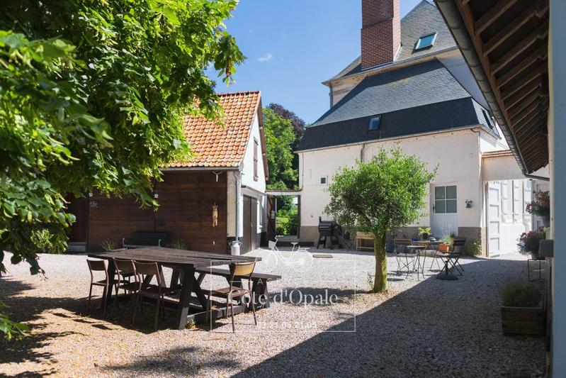 Maison - 350 m² - 8 pièces