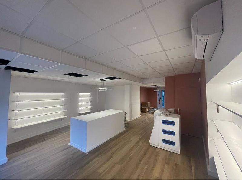 Local commercial - 90 m² - 2 pièces