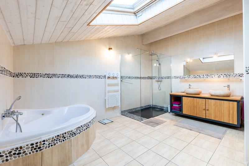 Maison - 301 m² - 11 pièces