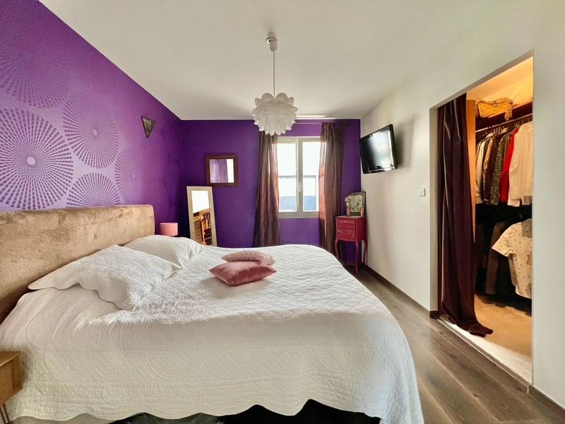 Maison - 235 m² - 7 pièces