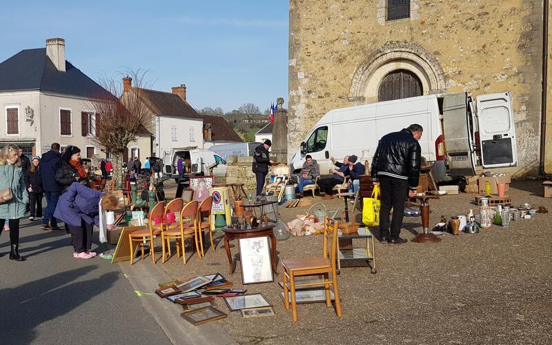 Brocante - bric à brac - artisanat