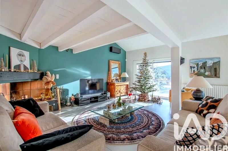 Maison - 243 m² - 9 pièces