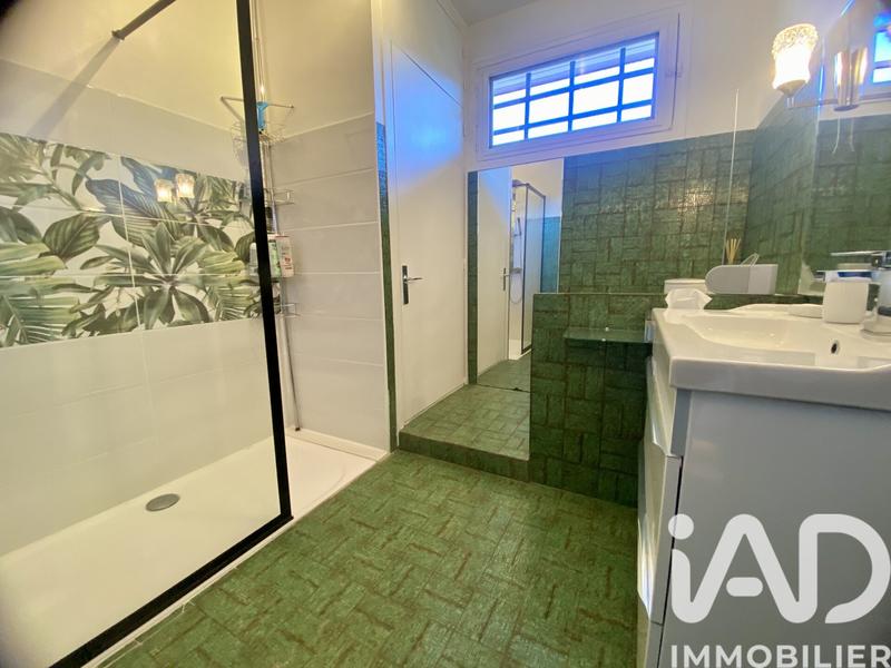 Maison - 275 m² - 10 pièces