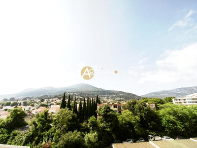 Appartement - 72 m² - 4 pièces