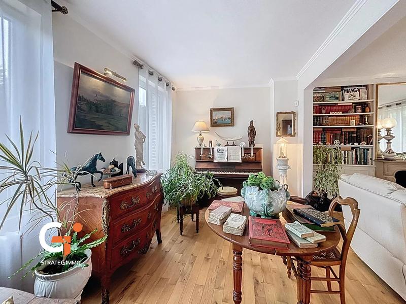 Immeuble mixte - 412 m² - 7 pièces