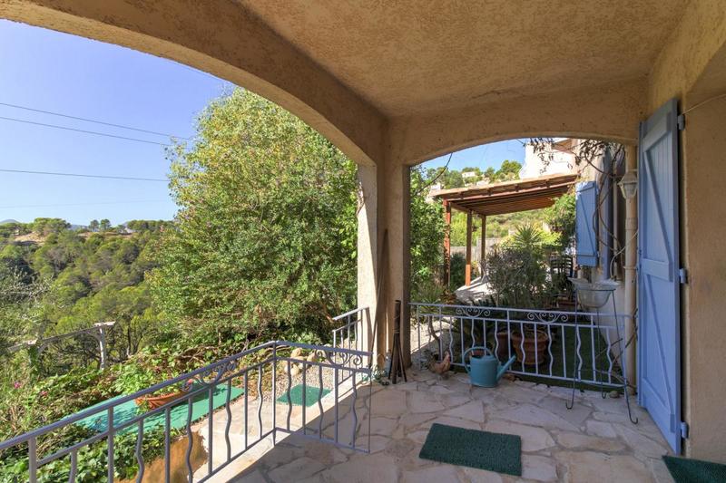 Maison - 90 m² - 3 pièces