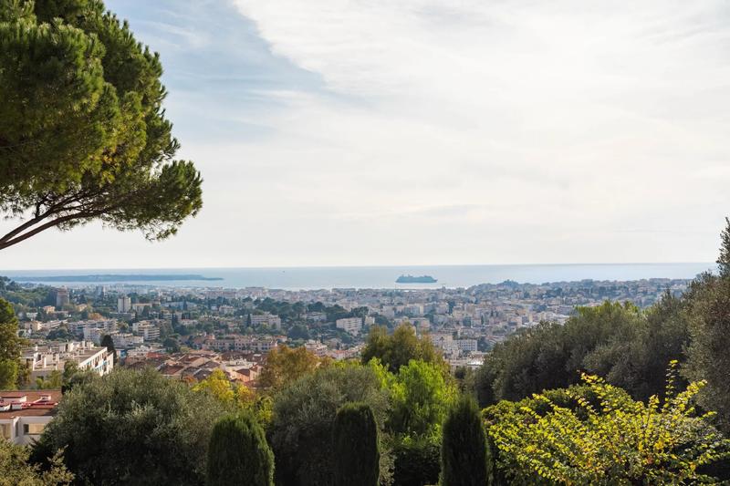 Appartement - 156 m² - 5 pièces