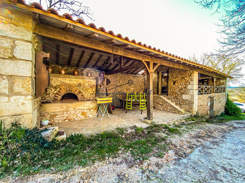 Maison - 300 m² - 11 pièces