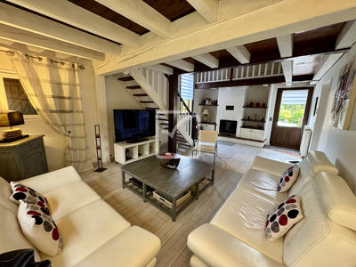 Maison - 230 m² - 12 pièces