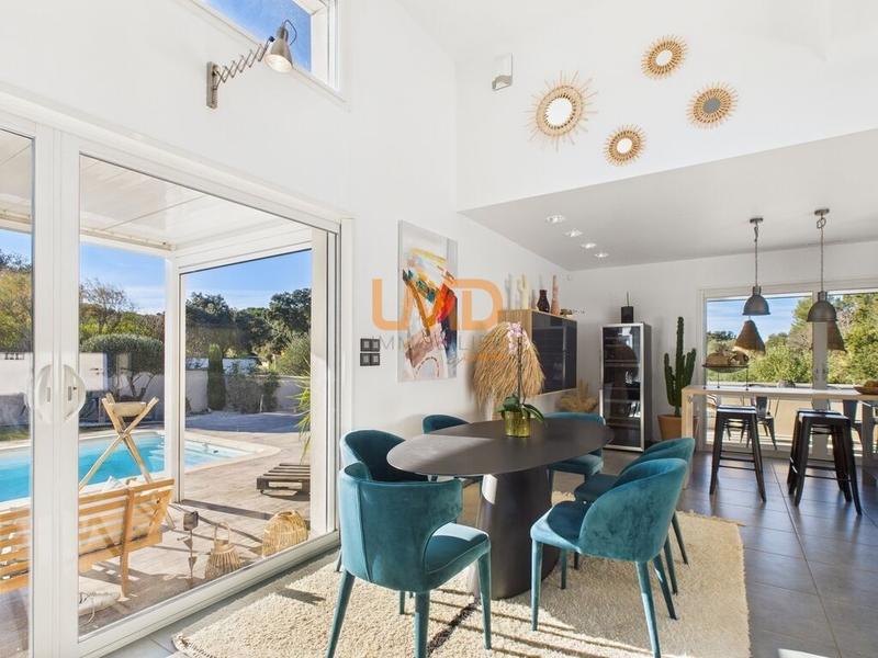 Propriété - 139 m² - 5 pièces