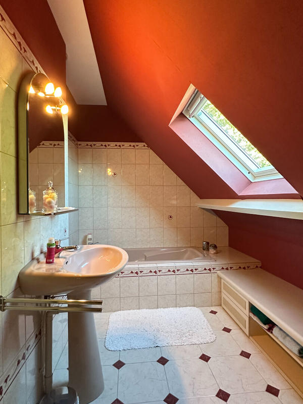 Maison - 171 m² - 8 pièces