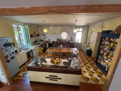 Maison - 252 m² - 7 pièces