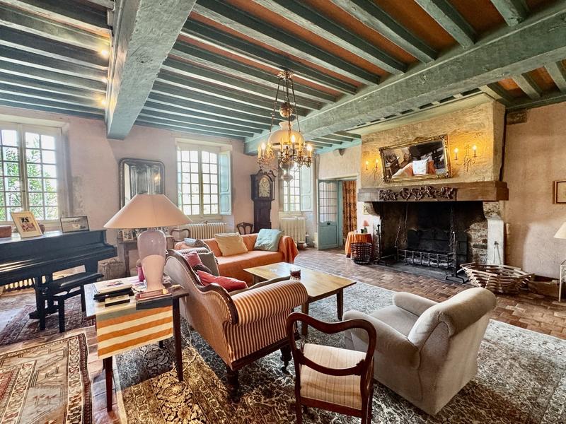 Maison - 408 m² - 7 pièces