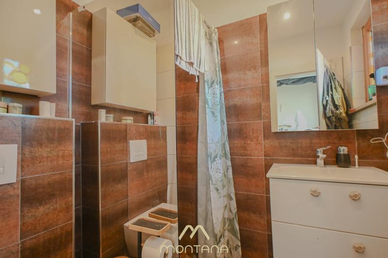 Maison - 238 m² - 7 pièces