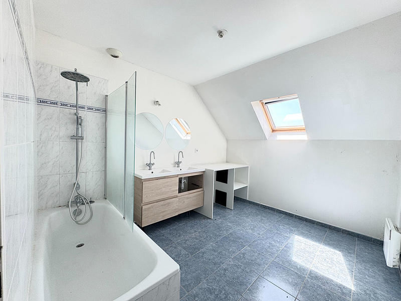 Maison - 92 m² - 4 pièces