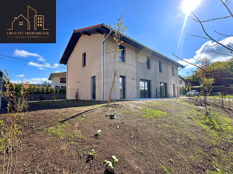 Maison - 103 m² - 5 pièces