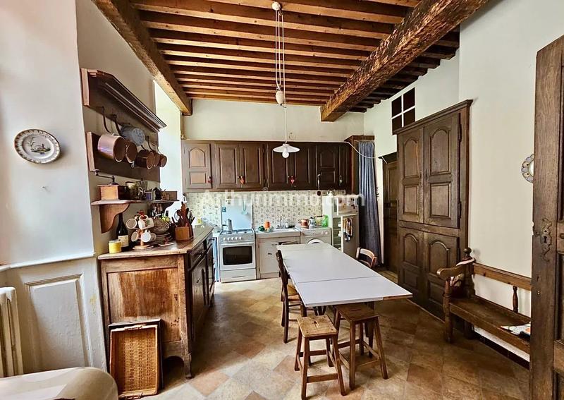 Maison - 273 m² - 11 pièces