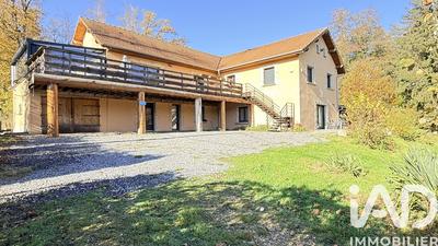 Maison - 290 m² - 9 pièces