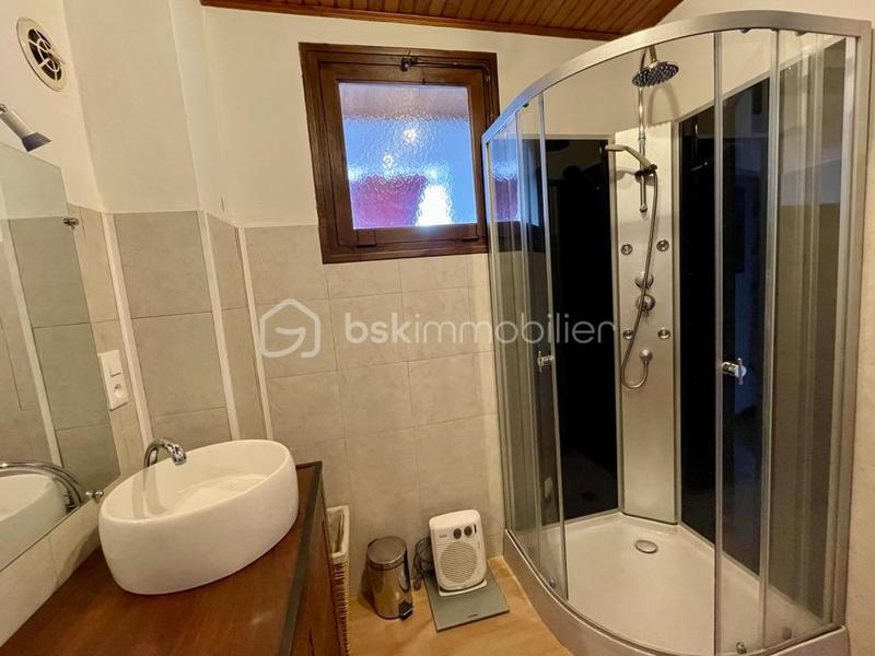 Maison - 180 m² - 9 pièces