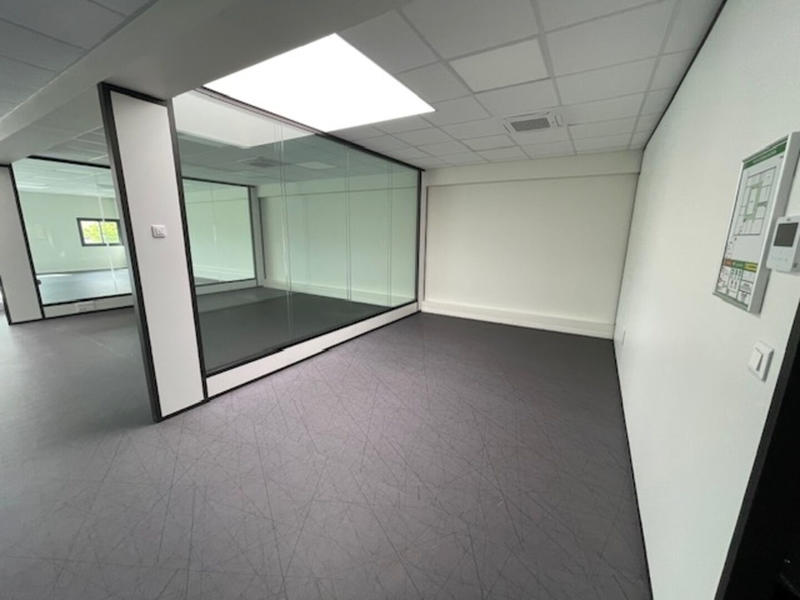 Local d'activité / Entrepôt - 660 m²